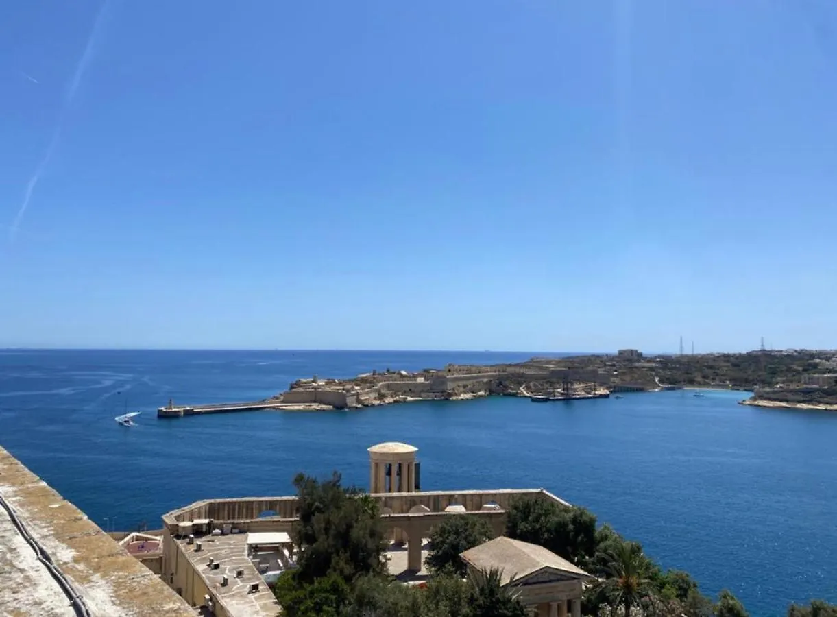 Superb 3 Bedroom Apartment In Valletta