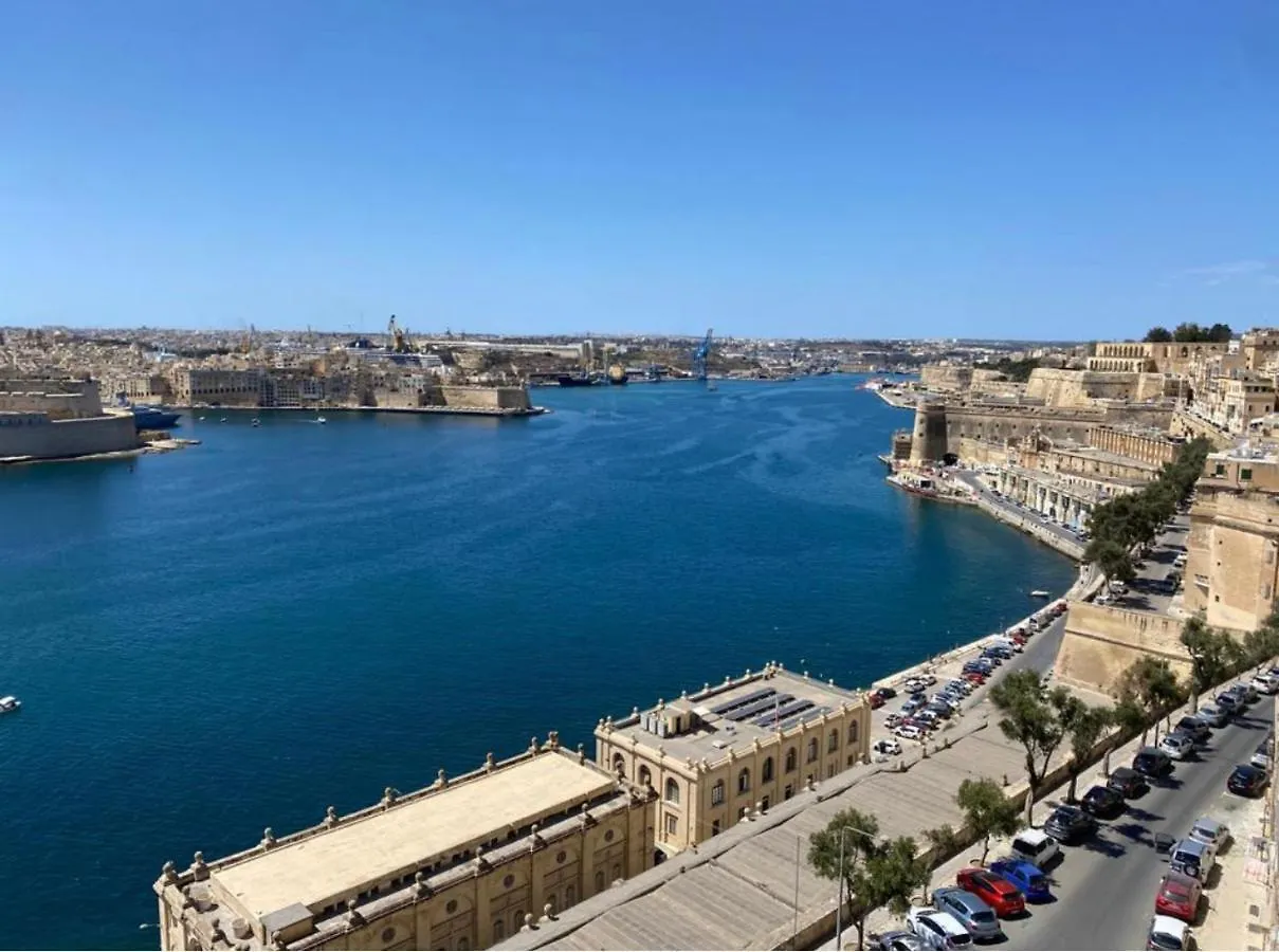 Superb 3 Bedroom Apartment In Valletta Malta